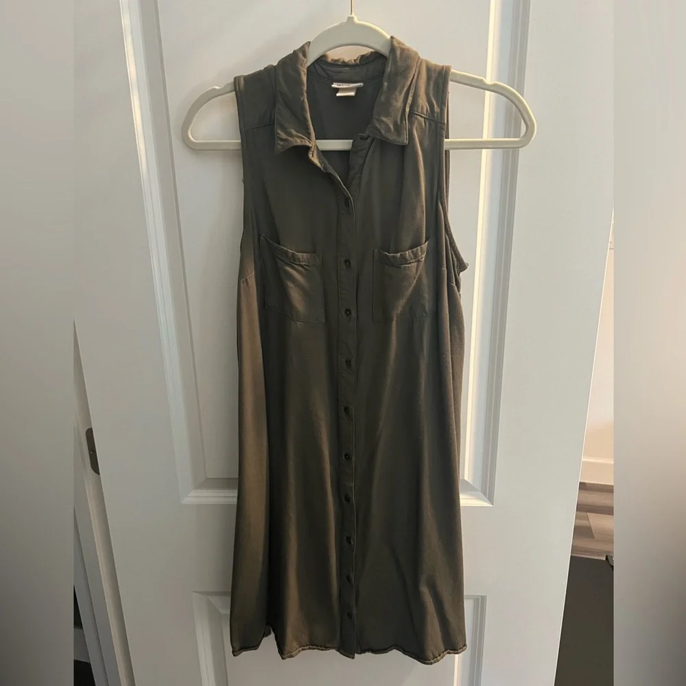 Button-Up Collared Dress - Picture 1 of 2